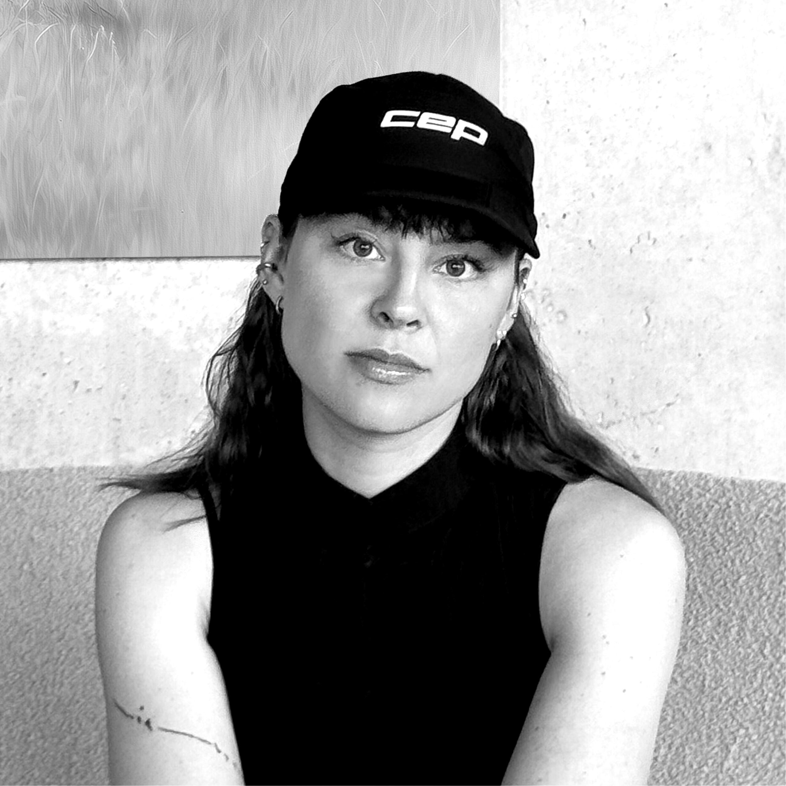 portrait-von-Sarah-Mair
